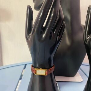 Vintage Seiko 2E20-6129 Ladies Gold Tone Rectangular Watch Brown Leather Strap